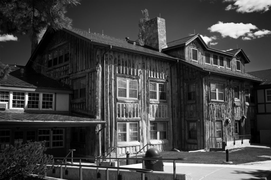 Wo alles begann: Die Fuller Lodge in Los Alamos, NM